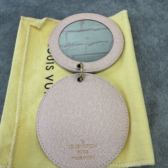 Louis Vuitton Monogram LV Mirror Bag Charm Key Holder Rose Ballerine - Picture 5 of 10